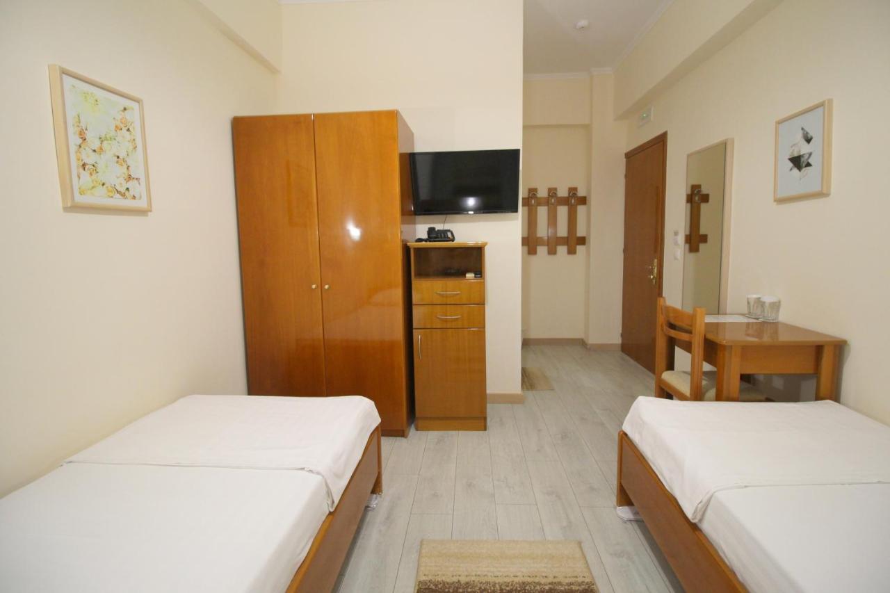 Hotel Ari ساراندا المظهر الخارجي الصورة