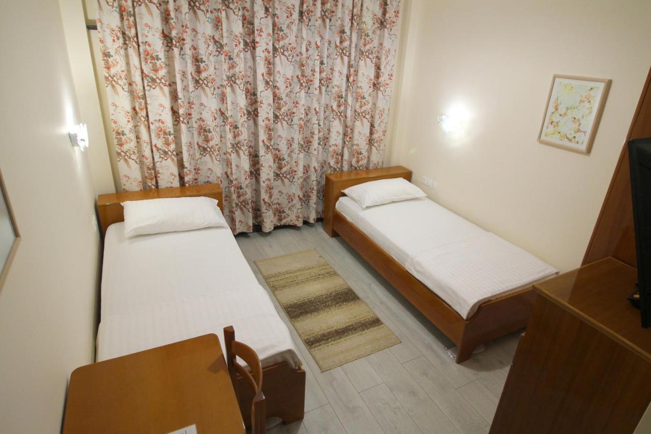 Hotel Ari ساراندا المظهر الخارجي الصورة