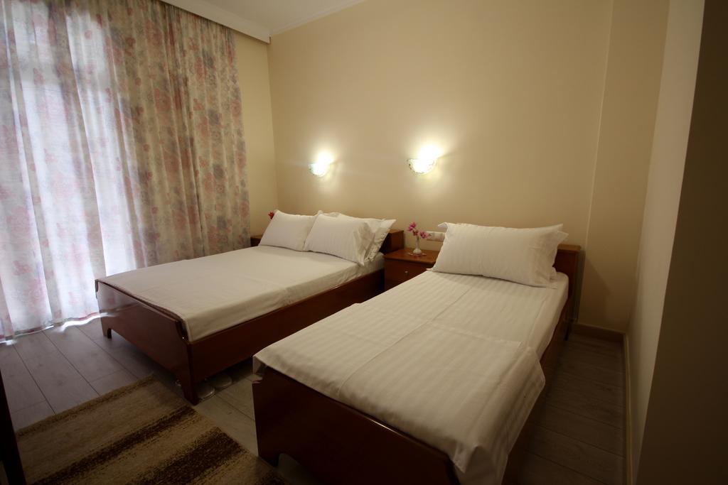 Hotel Ari ساراندا المظهر الخارجي الصورة
