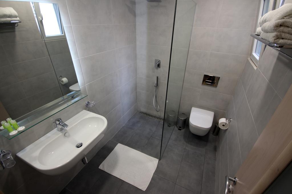 Hotel Ari ساراندا المظهر الخارجي الصورة