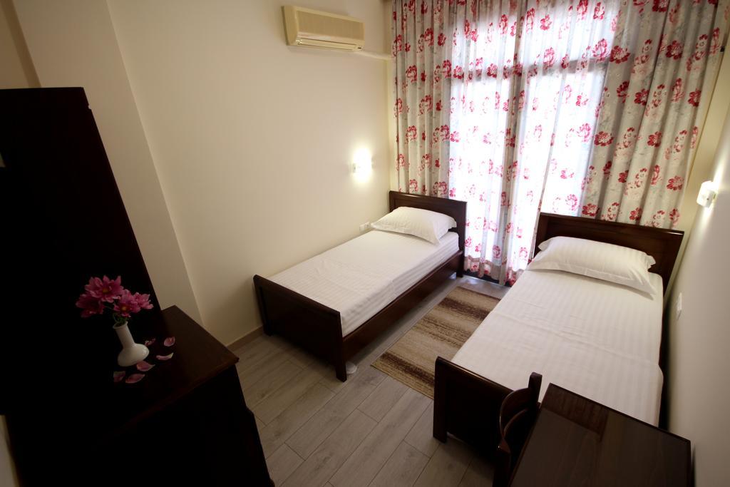 Hotel Ari ساراندا المظهر الخارجي الصورة