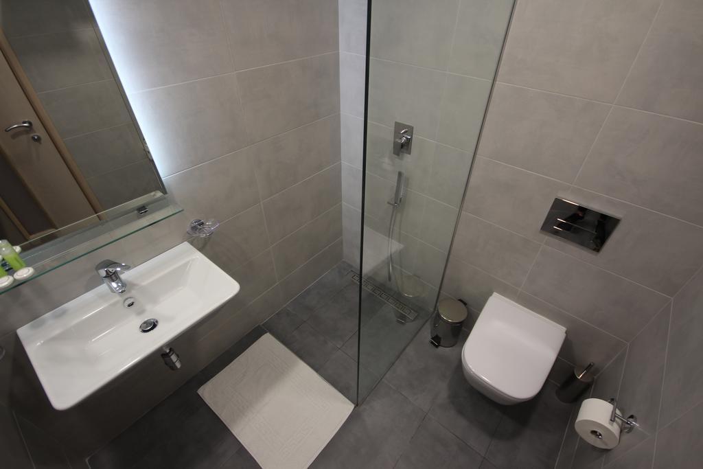 Hotel Ari ساراندا المظهر الخارجي الصورة