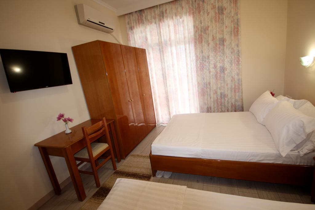 Hotel Ari ساراندا المظهر الخارجي الصورة