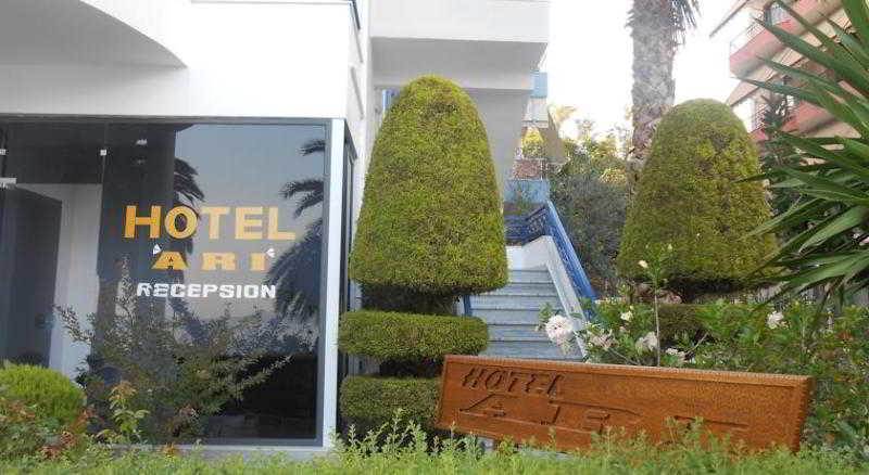 Hotel Ari ساراندا المظهر الخارجي الصورة