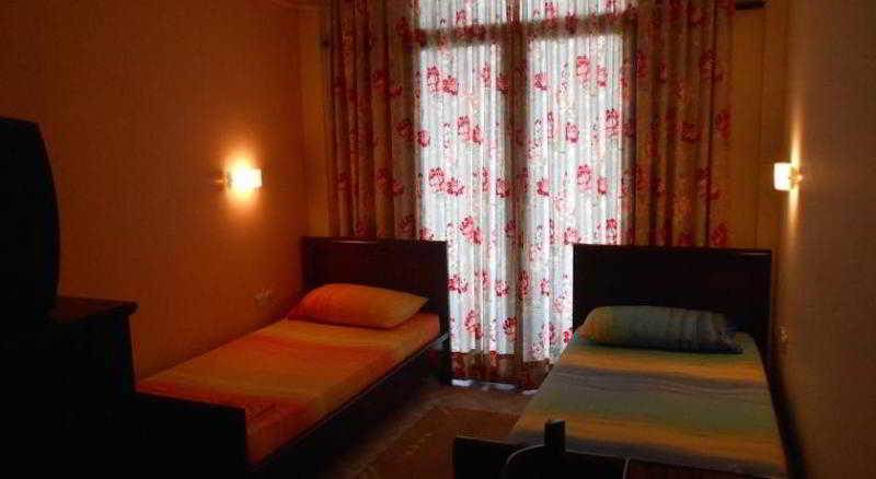 Hotel Ari ساراندا المظهر الخارجي الصورة